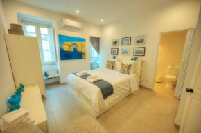 Seaview Sliema Modern Traditional Townhouse 30 seconds to Ferry & High Street 2x Double En-suites with Terrace Space
